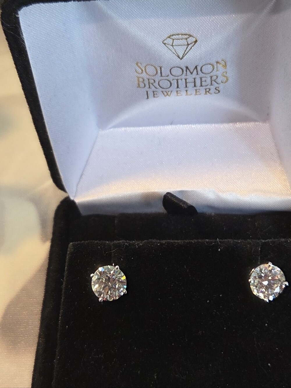 Solomon Brothers Jewelry White Diamond Round Stud Earrings 2 Carat Total Weight